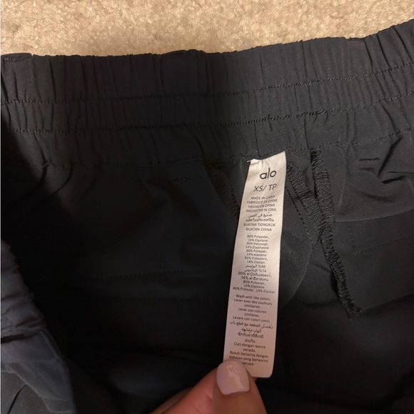 ALO Yoga High Waist Pursuit Pants - Picture 5 of 8